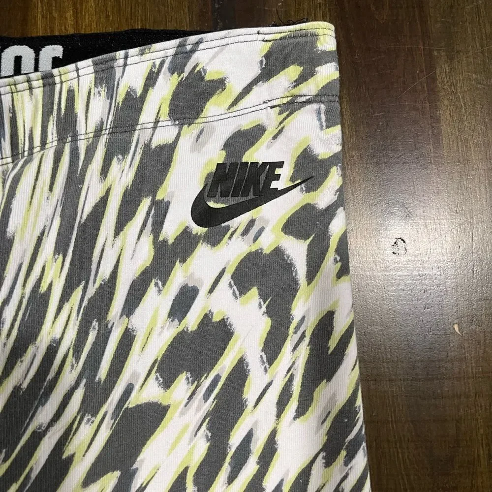 Nike Womens Leg-A-See Windblur Leggings Black White Abstract Mid Rise